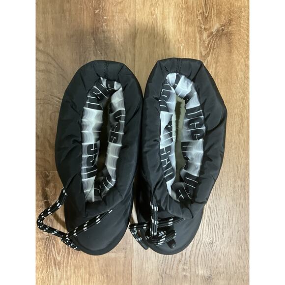 UGG BLACK CLASSIC MAXI SHORT WINTER SNOW BOOTS, KIDS- SIZE 4 - Picture 8 of 9